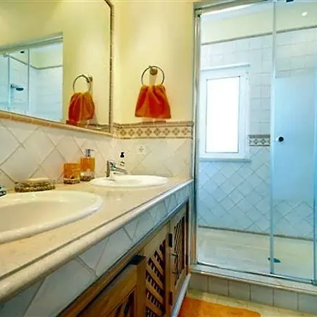 Villa Vale Do Lobo Sleeps 8 Pool Air Con Wifi *